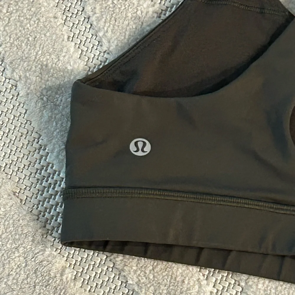 Lululemon Time To Sweat Bra in Deep Camo - Size 8